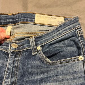 Rag & Bone Indigo Denim Capri 28 inch inseam legging style Jeans